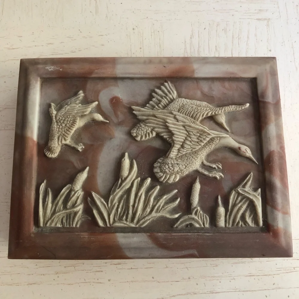 Vintage American Walnut Incolay Stone Duck Embossed Lid Wood Box